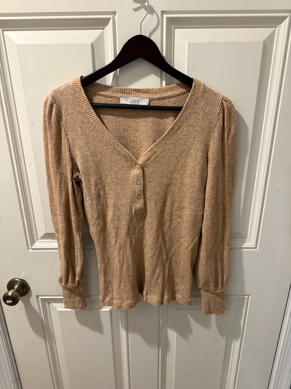 LOFT Tan light brown Ribbed V-Neck long sleeve cardigan Size M